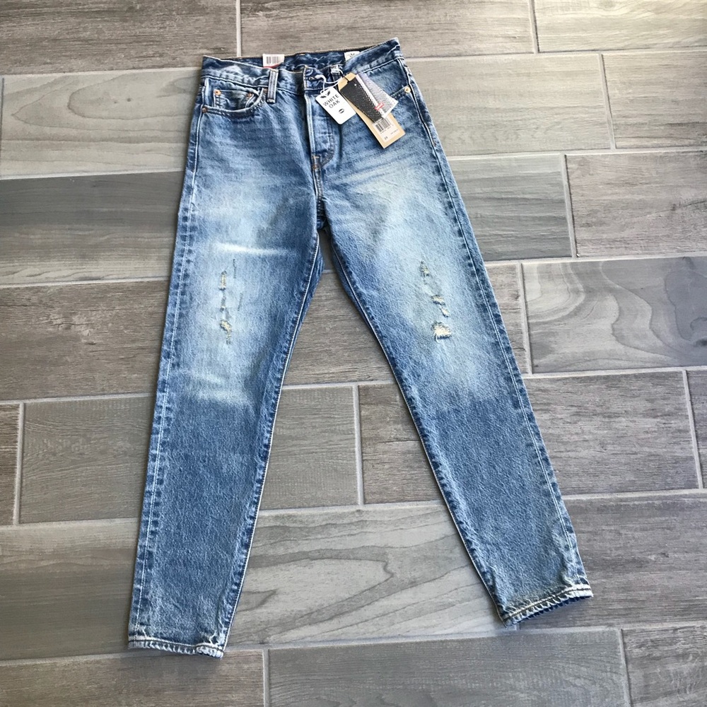 LAST ONE Levi’s Iconic Selvedged Wedgie Fit Jeans - Picture 2 of 8